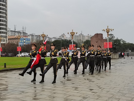 说明: C:\Users\Administrator\Desktop\九州·体育(中国)官方网站举行升国旗仪式\九州·体育(中国)官方网站举行升国旗仪式\1.jpg