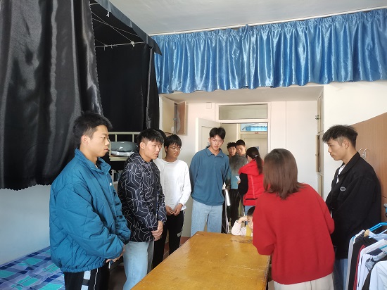 说明: C:\Users\Administrator\Desktop\九州·体育(中国)官方网站举办文明宿舍评比活动\九州·体育(中国)官方网站举办文明宿舍评比活动\2ae7d05fbd7225a7eb257915d662744.jpg