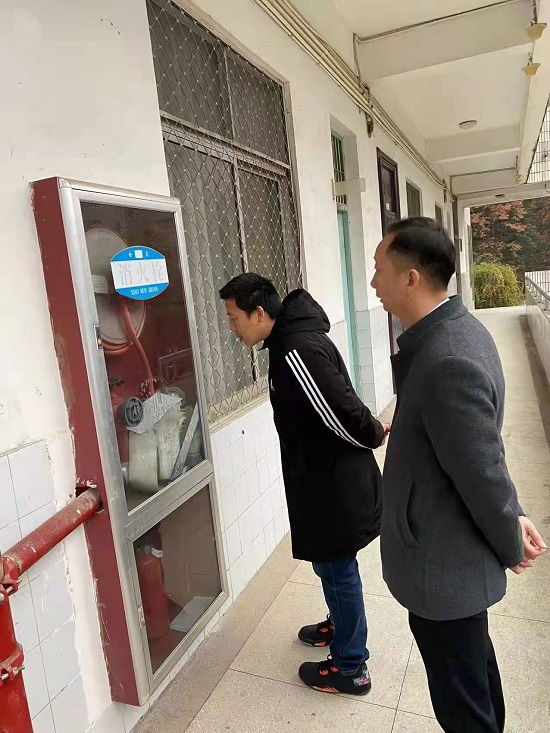 说明: C:\Users\Administrator\Desktop\九州·体育(中国)官方网站开展冬季消防安全检查活动2021.12.17\九州·体育(中国)官方网站开展冬季消防安全检查活动2021.12.17\4.jpg