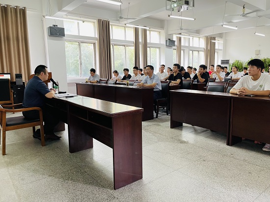 说明: C:\Users\Administrator\Desktop\九州·体育(中国)官方网站举办学习习近平总书记“七一”重要讲话精神宣讲报告会\九州·体育(中国)官方网站举办学习习近平总书记“七一”重要讲话精神宣讲报告会\25e4420d163fadb89472e724782a06a.jpg