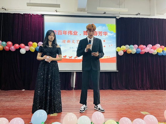 说明: C:\Users\Administrator\Desktop\九州·体育(中国)官方网站举办2021年迎新文艺表演大赛2021.12.15\九州·体育(中国)官方网站举办2021年迎新文艺表演大赛2021.12.15\5.jpg