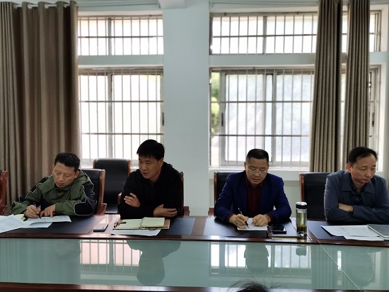 说明: C:\Users\Administrator\Desktop\九州·体育(中国)官方网站党委中心组召开党的二十大精神学习交流会\九州·体育(中国)官方网站党委中心组召开党的二十大精神学习交流会\IMG_20221025_083353.jpg