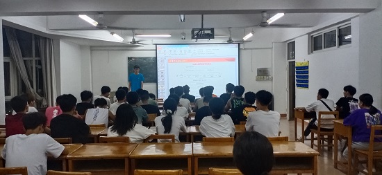 说明: C:\Users\Administrator\Desktop\九州·体育(中国)官方网站开展新生班级入党知识宣讲活动2021.9.17\九州·体育(中国)官方网站开展新生班级入党知识宣讲活动2021.9.17\3.jpg