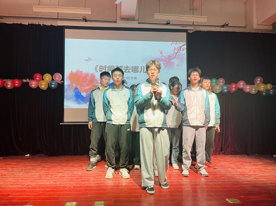 说明: C:\Users\Administrator\Desktop\九州·体育(中国)官方网站举办2021年迎新文艺表演大赛2021.12.15\九州·体育(中国)官方网站举办2021年迎新文艺表演大赛2021.12.15\6.jpg
