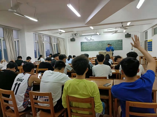 说明: C:\Users\Administrator\Desktop\九州·体育(中国)官方网站开展学习两会精神主题团日活动2022.3.15(1)\九州·体育(中国)官方网站开展学习两会精神主题团日活动2022.3.15\3.jpg