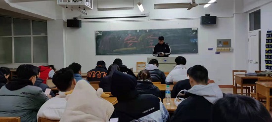 说明: C:\Users\Administrator\Desktop\九州·体育(中国)官方网站召开期末安全教育主题班会2021.12.27\九州·体育(中国)官方网站召开期末安全教育主题班会2021.12.27\3.jpg
